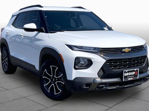 Used 2021 Chevrolet TrailBlazer ACTIV w/ Convenience Package FWD image 3