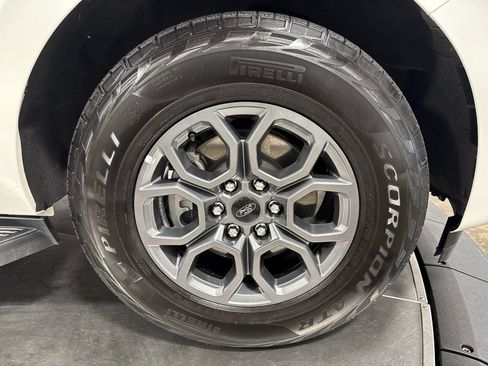 Used 2025 Ford Expedition Active AWD/4WD image 15