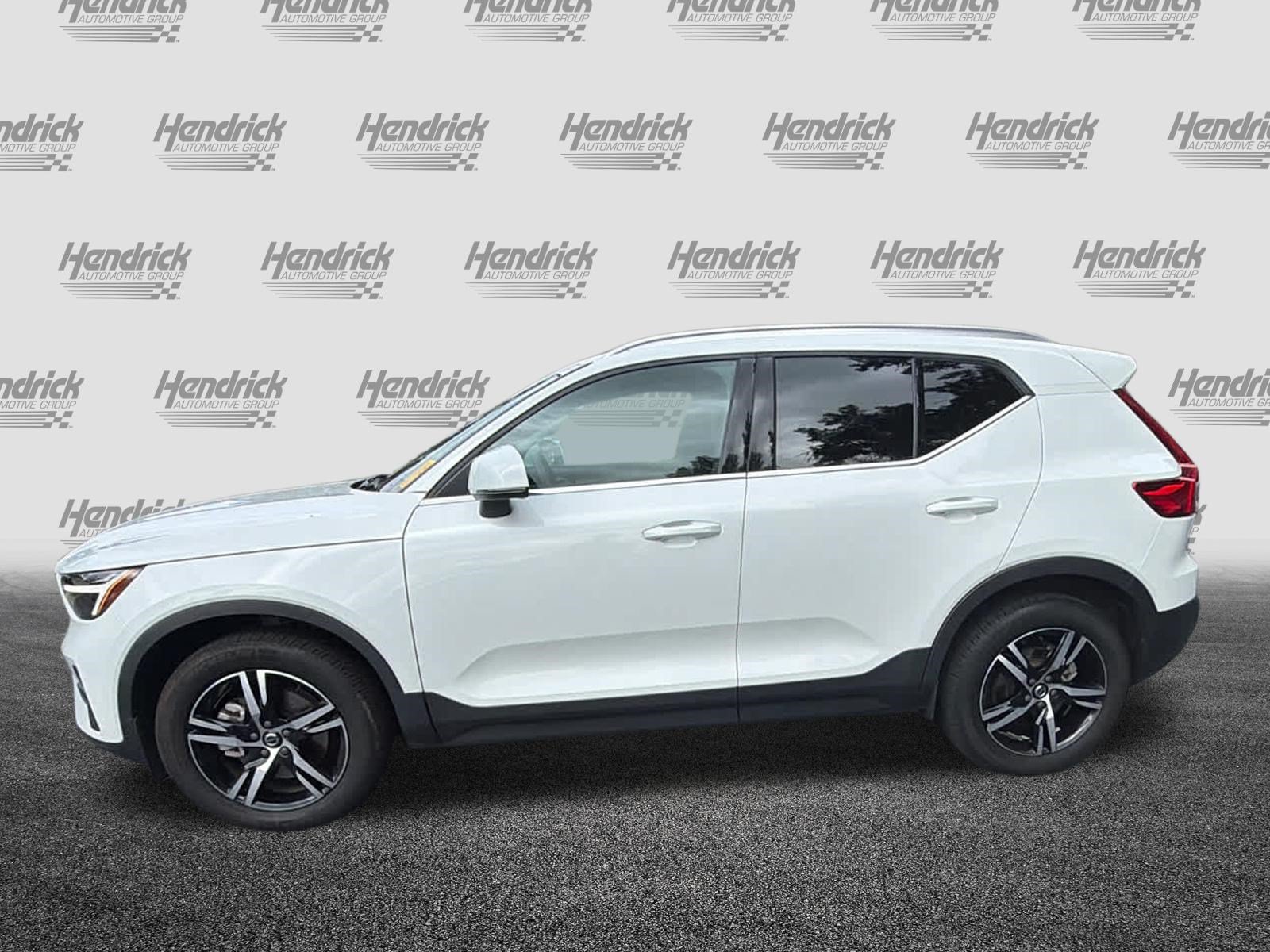Used 2025 Volvo XC40 B5 Core AWD/4WD image 11