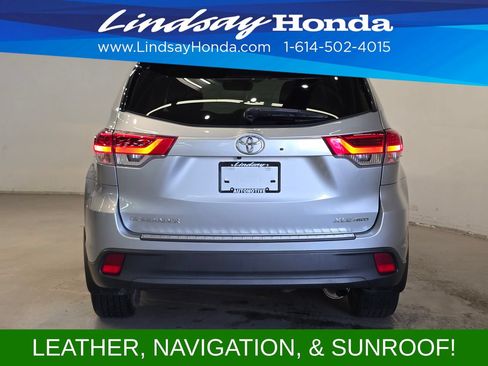 Used 2019 Toyota Highlander XLE AWD/4WD image 6