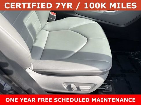 Used 2021 Toyota Highlander XLE AWD/4WD image 10