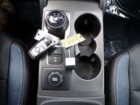 Used 2025 Ford Bronco Sport Outer Banks w/ Outer Banks Tech Package+ AWD/4WD image 28