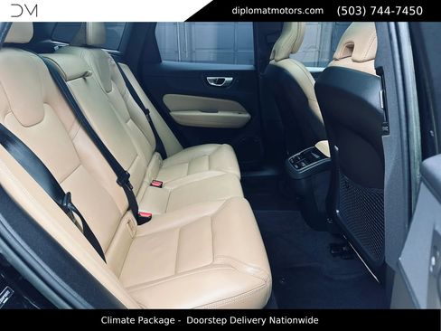Used 2023 Volvo XC60 B5 Ultimate w/ Climate Package FWD image 21