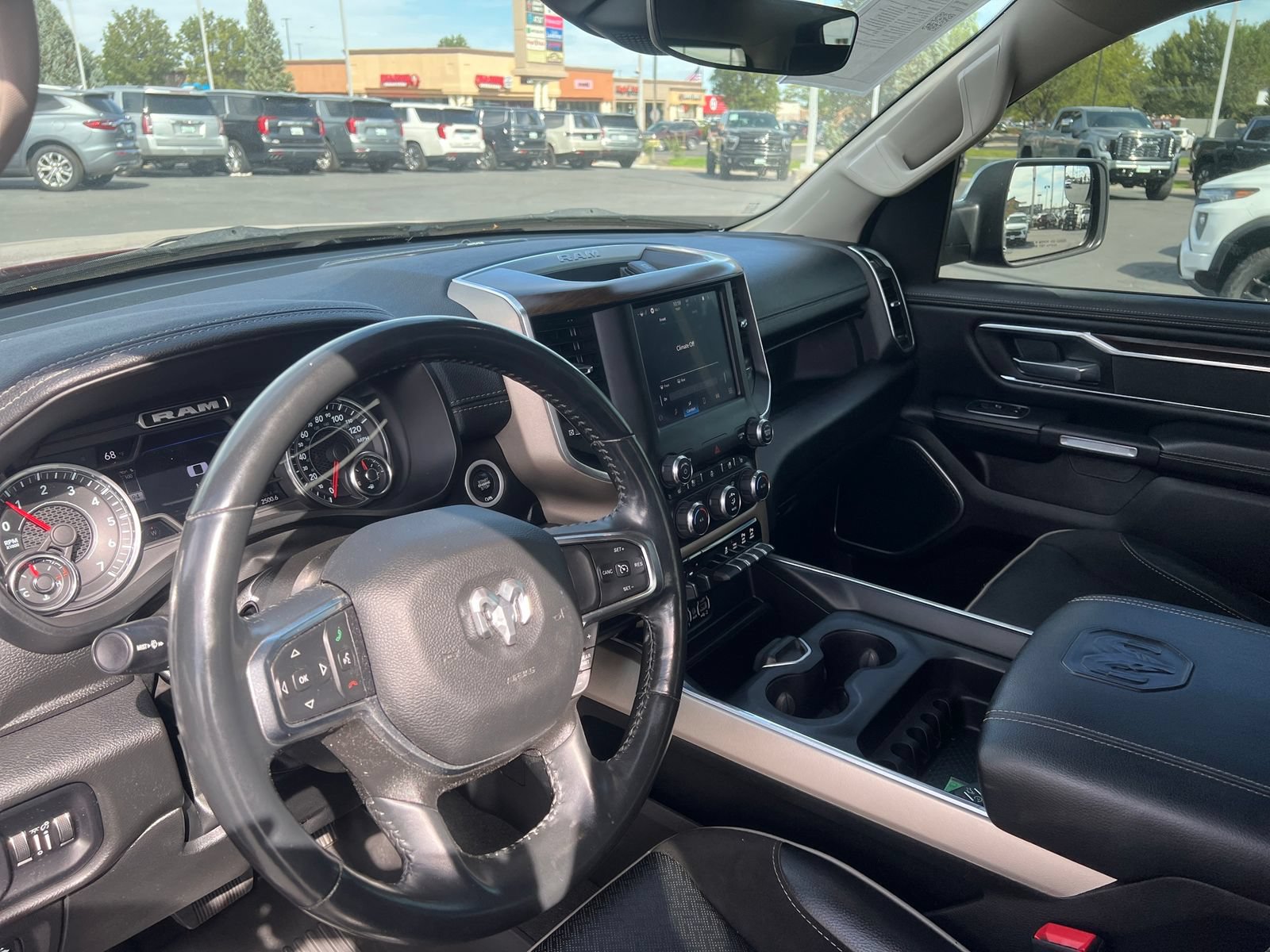 Used 2022 RAM 1500 Laramie AWD/4WD image 32