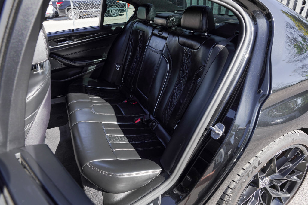 Used 2018 BMW M550i xDrive AWD/4WD image 30