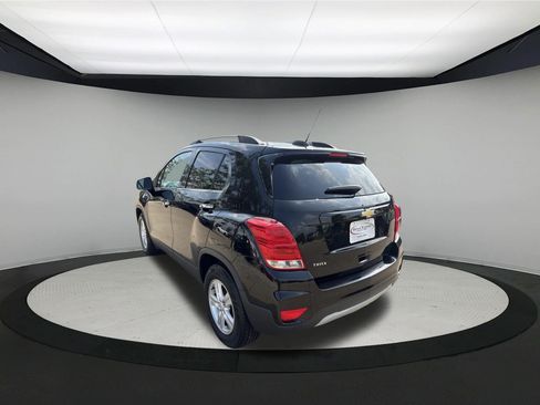 Used 2019 Chevrolet Trax LT w/ LT Convenience Package FWD image 5