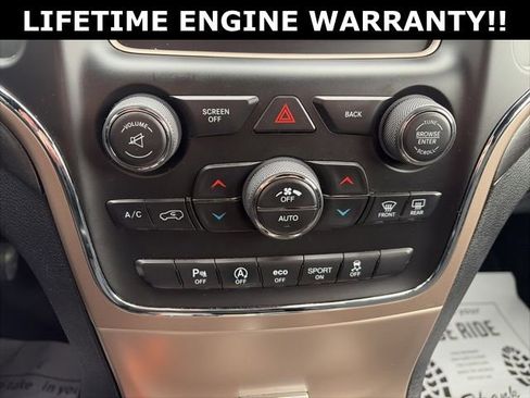 Used 2017 Jeep Grand Cherokee Laredo image 22