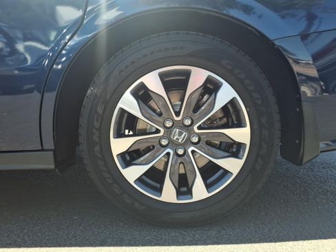 Used 2023 Honda Odyssey EX-L image 9