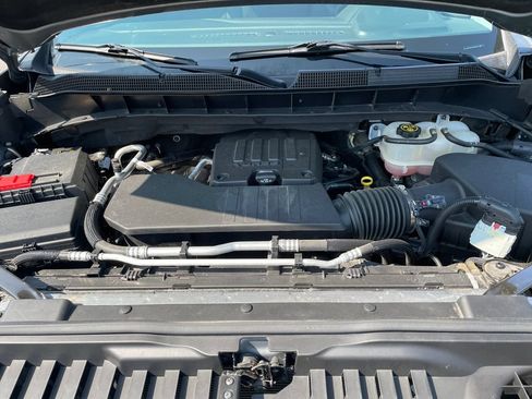 Used 2023 Chevrolet Silverado 1500 LT AWD/4WD image 10