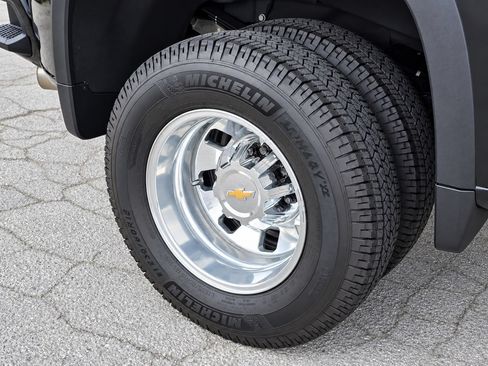 Used 2024 Chevrolet Silverado 3500 High Country w/ High Country Premium Package AWD/4WD image 14