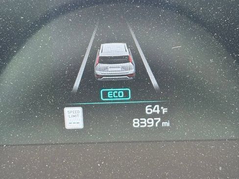 Used 2025 Kia Niro EX FWD image 14