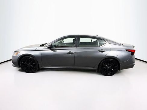 Certified 2022 Nissan Altima 2.5 SR w/ Midnight Edition Package image 4