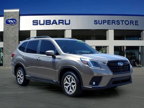Certified 2024 Subaru Forester Premium AWD/4WD image 1