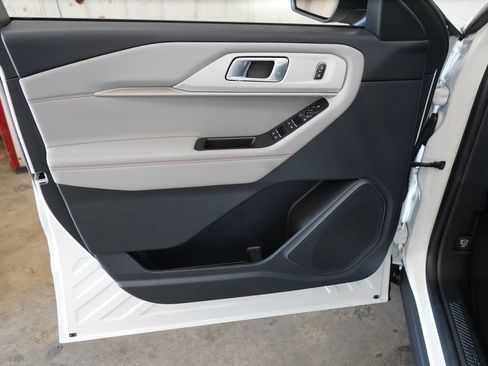 New 2026 Ford Explorer Active w/ Active Comfort Package RWD image 16
