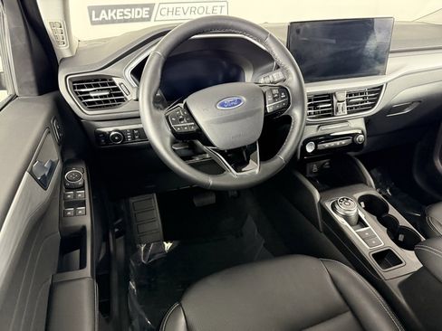 Used 2024 Ford Escape Platinum image 18