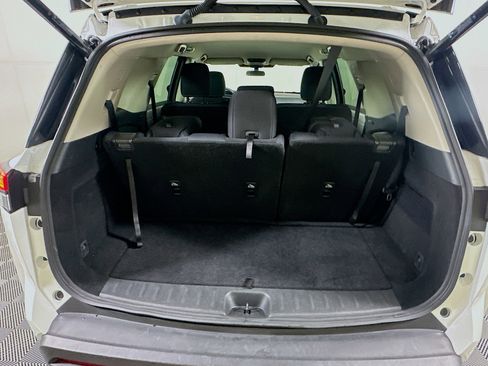 Used 2025 Nissan Pathfinder SV FWD image 29
