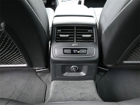 Used 2019 Audi A4 2.0T Premium w/ Convenience Package image 10