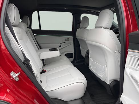 Used 2025 Jeep Wagoneer S Limited image 30