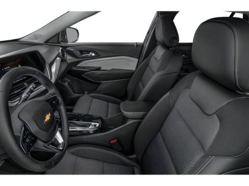 Used 2025 Chevrolet Trax LT w/ LT Convenience Package FWD image 12