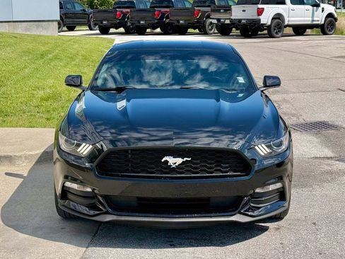Used 2017 Ford Mustang Coupe RWD image 8