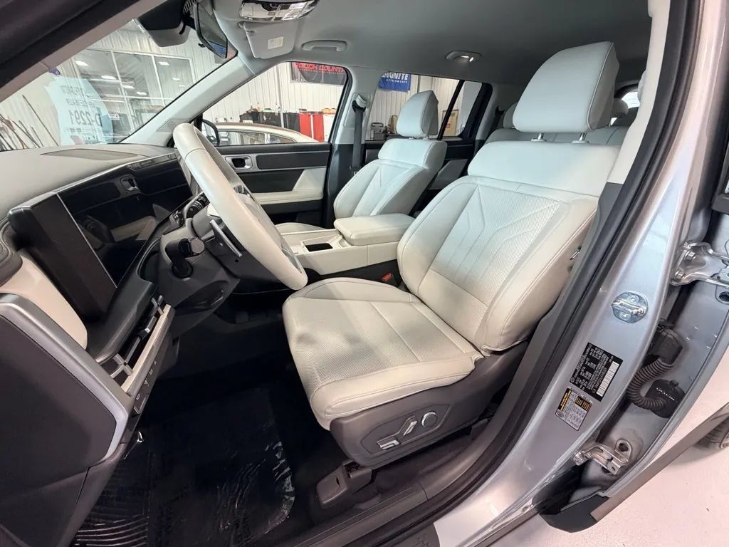Used 2026 Hyundai Santa Fe SEL AWD/4WD image 11
