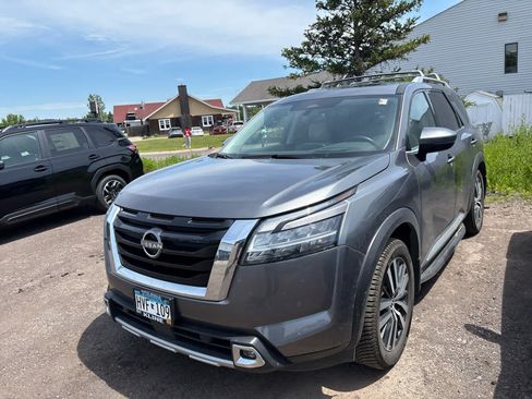 Used 2022 Nissan Pathfinder Platinum w/ Cargo Package AWD/4WD image 7