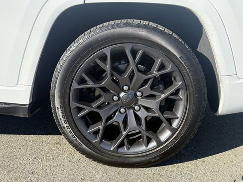 Used 2023 Jeep Grand Cherokee L Summit image 12