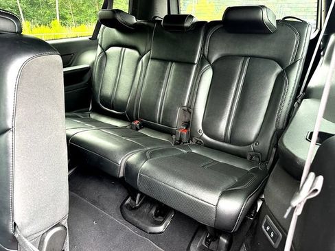 Used 2024 Jeep Wagoneer L Series II w/ Flexible Seating Group AWD/4WD image 19