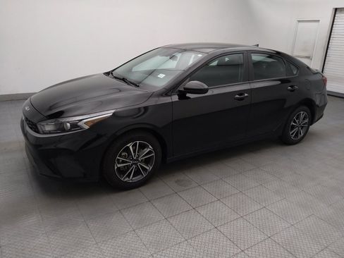 Used 2023 Kia Forte LXS FWD image 2
