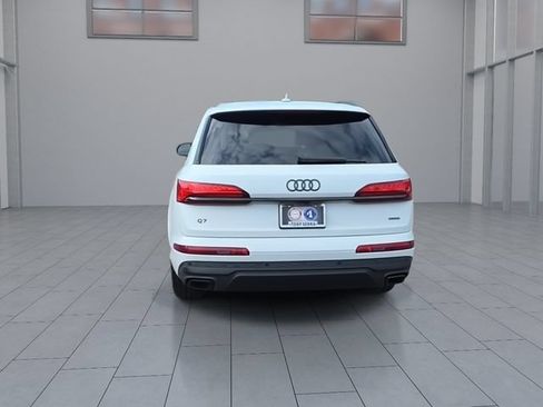 Used 2025 Audi Q7 2.0T Premium w/ Convenience Plus Package AWD/4WD image 7