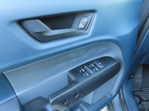 Used 2025 Ford Maverick XL image 12