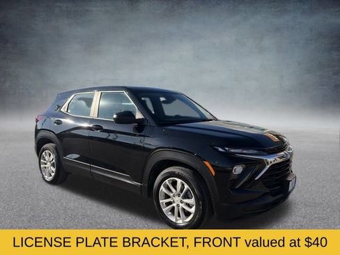 Used 2024 Chevrolet TrailBlazer LS image 2