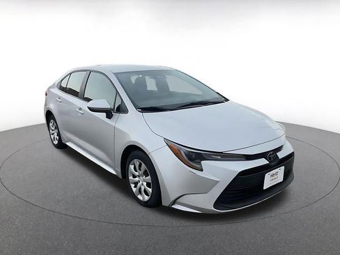 Used 2024 Toyota Corolla LE image 3