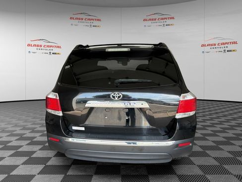 Used 2012 Toyota Highlander FWD w/ Tech Pkg image 6