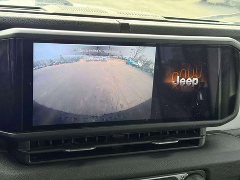 Used 2025 Jeep Wrangler Unlimited Sport AWD/4WD image 20