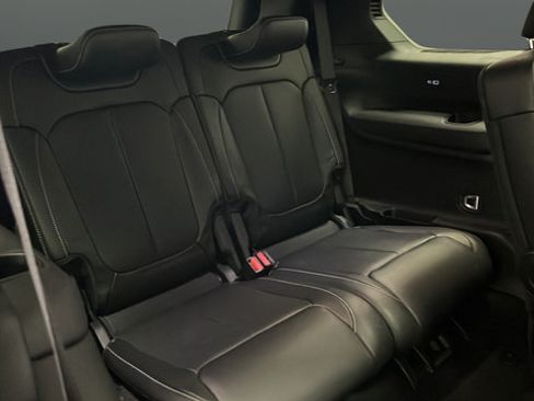 Used 2024 Jeep Grand Cherokee L Limited w/ Luxury Tech Group II AWD/4WD image 26