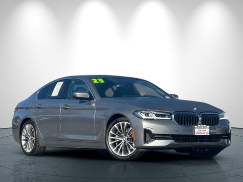 Used 2023 BMW 530i w/ Premium Package image 2