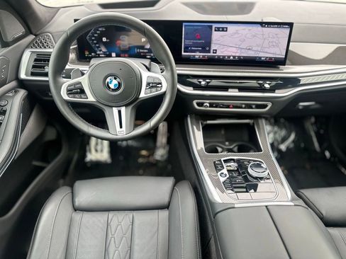 Used 2025 BMW X5 M60i AWD/4WD image 11