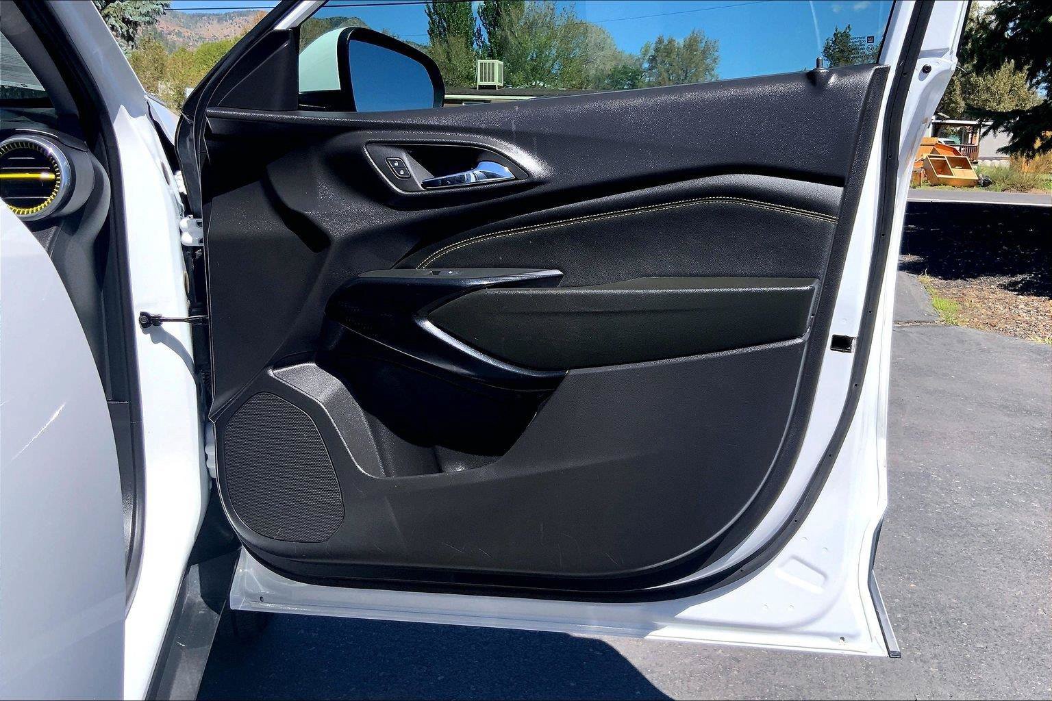 Used 2026 Chevrolet Trax LT FWD image 24
