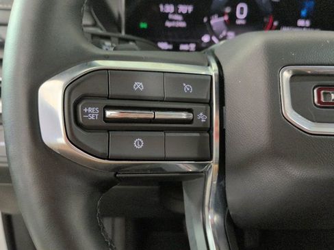 Certified 2025 GMC Acadia Elevation AWD/4WD image 18