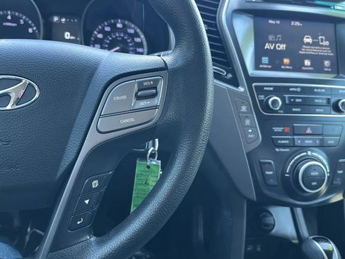 Used 2018 Hyundai Santa Fe SE FWD image 30