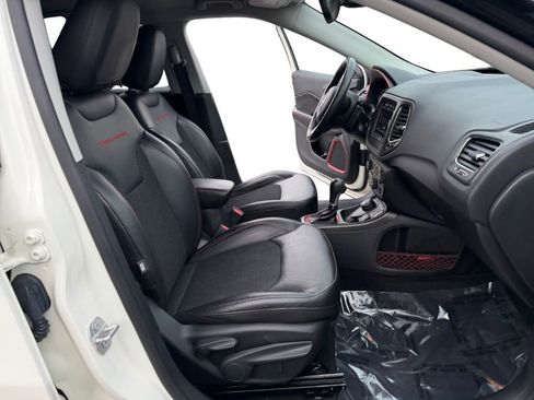 Used 2019 Jeep Compass Trailhawk w/ Cold Weather Group image 15