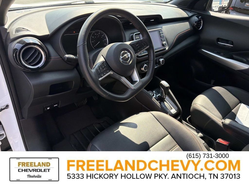 Used 2020 Nissan Kicks SR w/ SR Premium Package FWD image 24