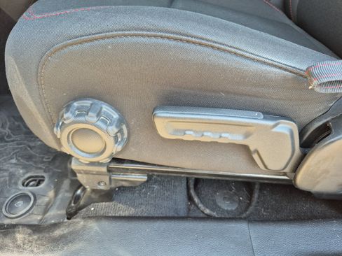 Used 2022 Jeep Wrangler Rubicon AWD/4WD image 13