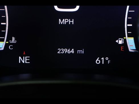 Used 2023 Chrysler Pacifica Touring-L image 21