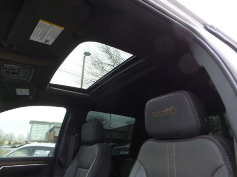 Used 2025 Chevrolet Silverado 3500 High Country w/ High Country Premium Package image 10