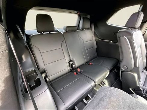 Used 2025 Buick Enclave Sport Touring image 18