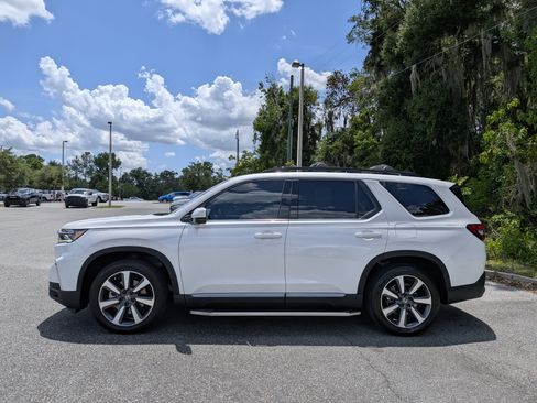 Used 2025 Honda Pilot Elite image 6