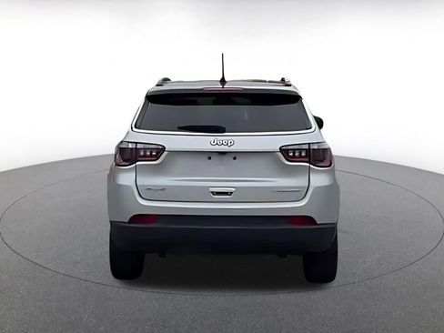 Used 2025 Jeep Compass Limited AWD/4WD image 7