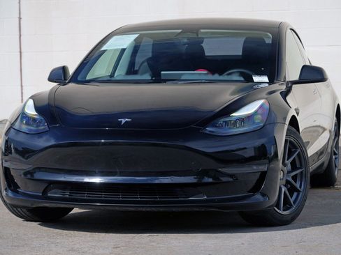 Used 2022 Tesla Model 3 RWD image 3
